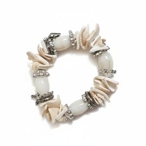 Elegant Shell and Bead Bracelet